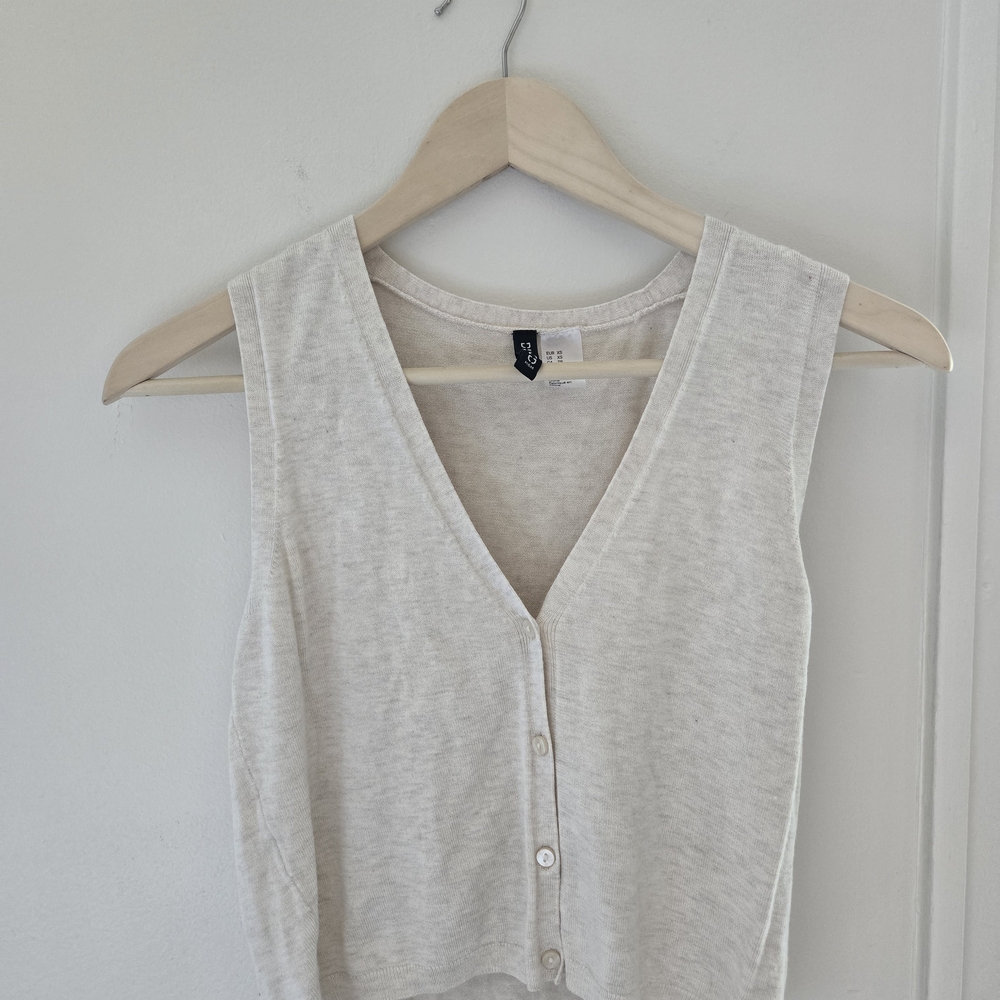 H&M Cream Sleeveless V-Neck Top Button Down Vest